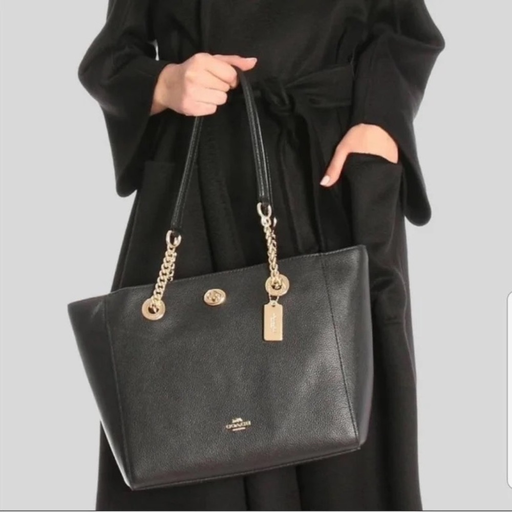 🖤NWT COACH Turnlock Pebbled Leather Chain Tote Bag🖤 - Picture 10 of 15